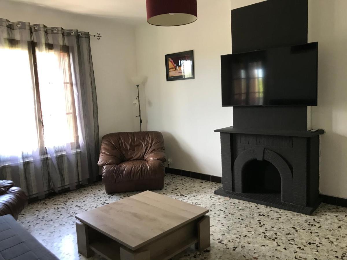 ארל Appartement Tout Confort Avec Parking Ferme מראה חיצוני תמונה