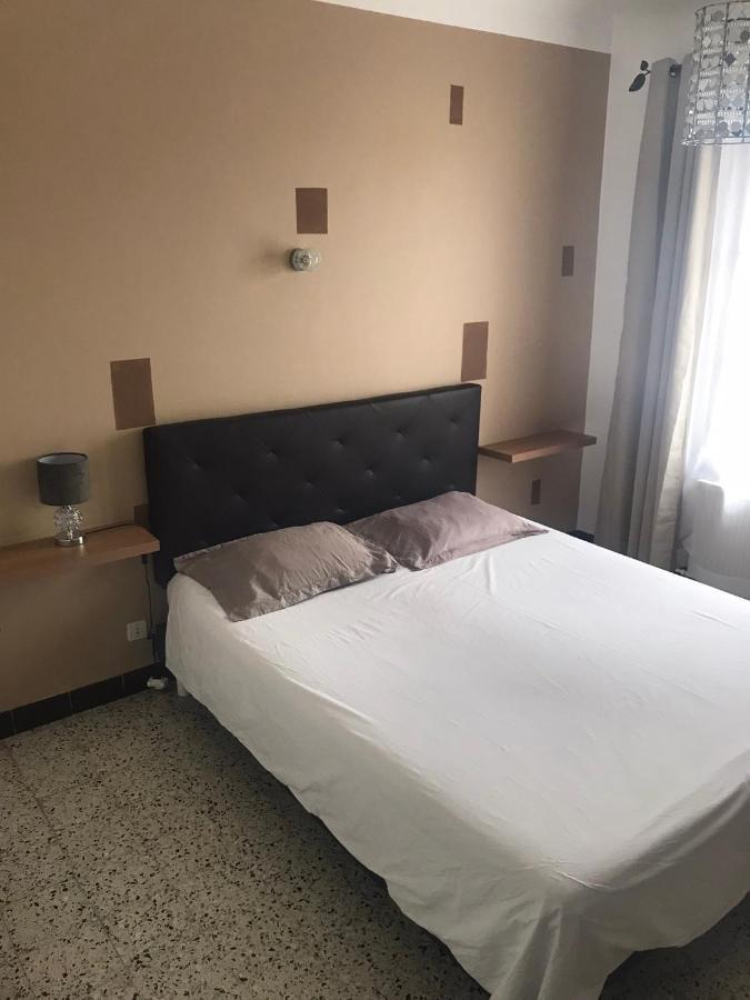 ארל Appartement Tout Confort Avec Parking Ferme מראה חיצוני תמונה